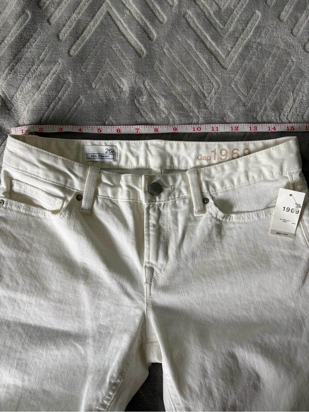 GAP Women’s White Straight-Leg Jeans